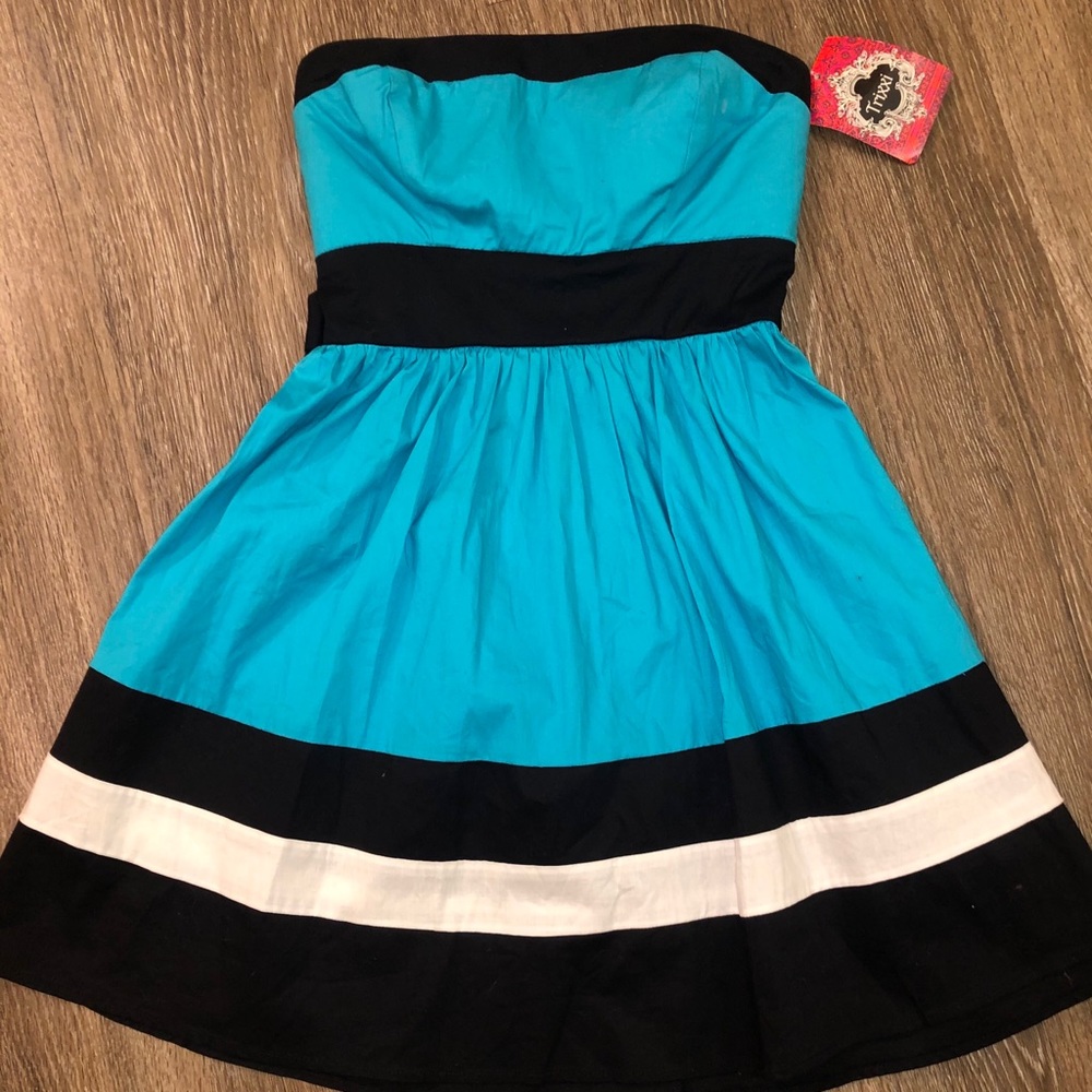 Strapless dress